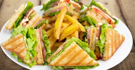 Їх вживають майже всі: дієтологи назвали продукти, які дуже шкідливі для здоров’я