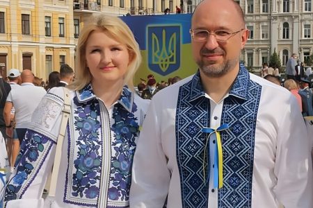 Дружина Шмигаля користується незадекларованою преміальною автівкою, — розслідування