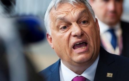 В Угорщині проходить “референдум”: Орбан лякає людей Україною