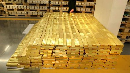 Ціни на золото максимально зросли на тлі торгівельної війни Трампа