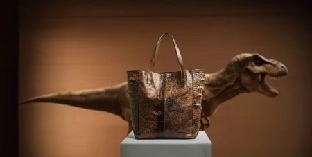 Доісторичний жах перетворять на сумочки та куртки: що придумали вчені