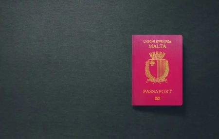 Мальта продала паспорти ЄС росіянам, що фігурують у санкційних списках