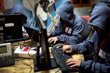 Україна стала «легкою мішенню» для російських хакерів