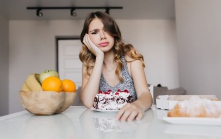 Ці продукти роблять вас більш нервовими: що не можна їсти при стресі
