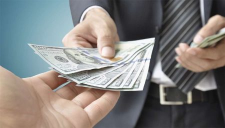 Якщо маєте кредит — готуйтеся: за позичені гроші здеруть ще й податок