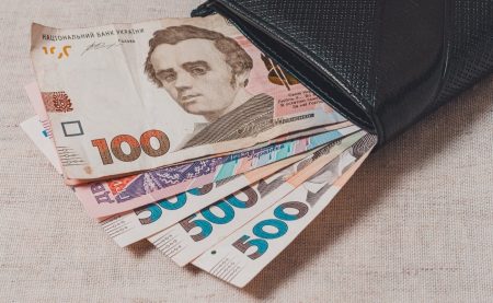 Нацбанк запускає нову купюру, даватимуть не більше 10 банкнот в одні руки