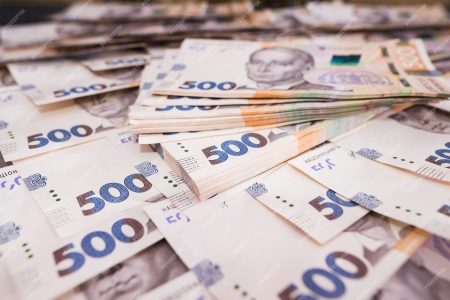 Зовсім інші гроші: Нацбанк запустив в обіг нові 500 грн