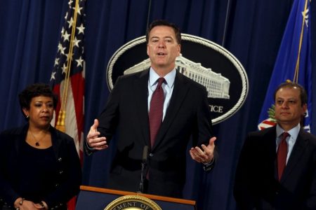 Через фото мушель в Instagram: ексдиректора ФБР звинуватили у “погрозі смертю” Трампу