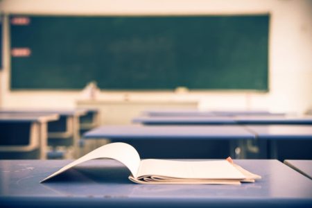 Чому канікули знову затримуються: важливі дати для батьків