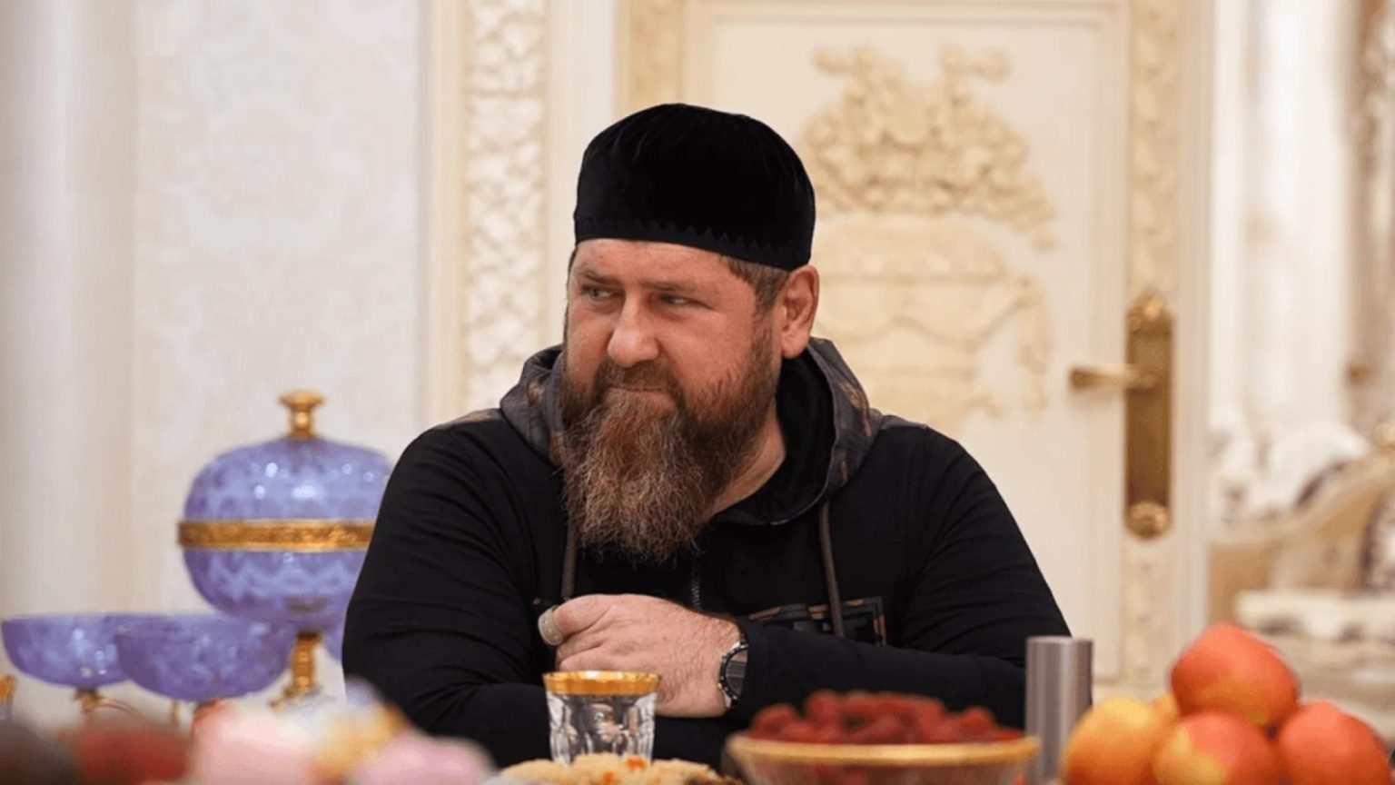 Захід сонця путінського горця: Кадиров заявив, що просить про відставку