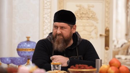 Захід сонця путінського горця: Кадиров заявив, що просить про відставку