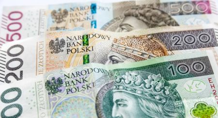Українці в Польщі: частина біженців залишиться без виплат на дітей з 1 червня
