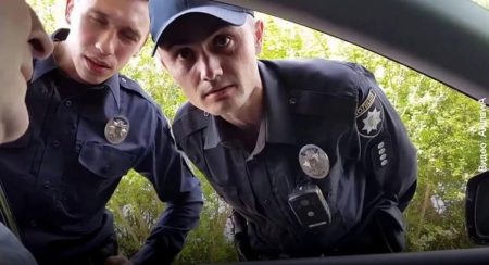 У водіїв, яким заборонили керувати автомобілем за позовом ТЦК, забиратимуть права