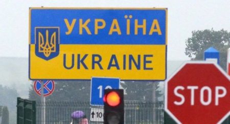 Багатьом українським чоловікам можуть дозволити виїзд за кордон