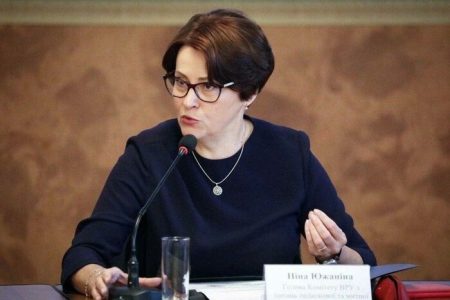 Українці сплачуватимуть податки з переказів на картку