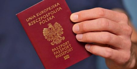 В Польщі стане важче отримати громадянство: що чекає на українців