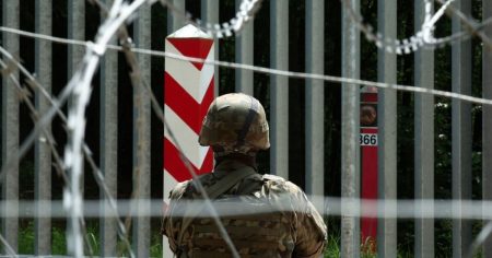 Росія отримала доступ до тисяч камер спостереження на західному кордоні України — The Guardian