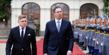 Вучич і Фіцо “синхронно” захворіли: обидва хотіли поїхати до Путіна на парад на честь 9 травня
