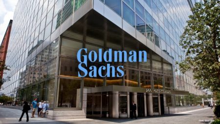 Goldman Sachs попереджає про неминуче знецінення долара США