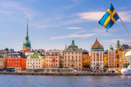 Швеція хоче відправити українців додому: платитимуть шалені гроші