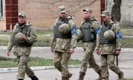 Міноборони попросили “розбронювати” деяких працівників: кого призвуть на фронт