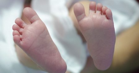 Виплати на третю дитину 2025: сума та як отримати у разі народження