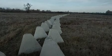 Завищили ціни на мільйони: укріплення ЗСУ будували компанії, що можуть мати зв’язки з ОП