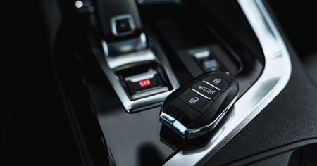 Українці завезли рекордну кількість вживаних авто: які моделі в топі
