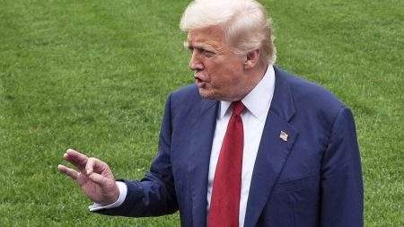 Відправляє тисячі солдатів і кораблі: Трамп готується до нової війни