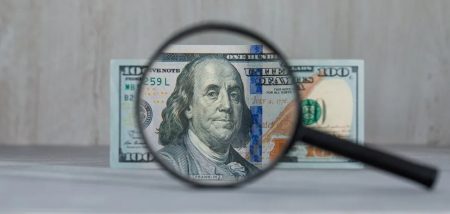 Які долари не вийде здати в обмінники та банки: що обов’язково потрібно перевірити