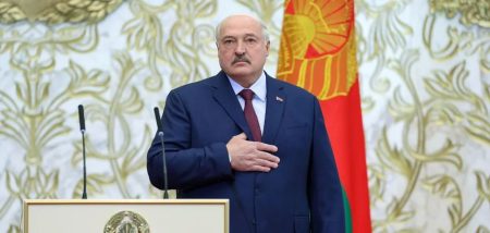 Лукашенко розповів, що поскаржився Трампу на «важку долю» Білорусі