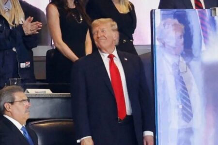 Після вбивства Кірка Трамп дивився бейсбольний матч через куленепробивне скло