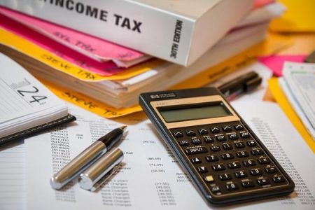 В українців заберуть ще чверть доходів: Кабмін підготував новий податок для населення