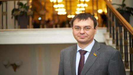 В Україні половина економіки перебуває в тіні — заява Гетманцева