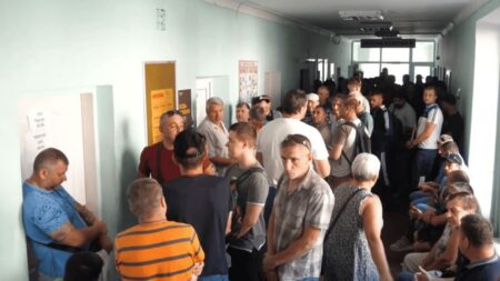Бронювання від мобілізації: чи можна зняти розшук, сплативши штраф дистанційно