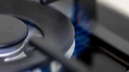 В Україні заборонять відключати газ і світло за борги: деталі нового рішення