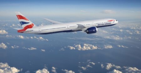 П’яна пілотка British Airways влаштувала бійку з поліцією на борту літака: подробиці інциденту