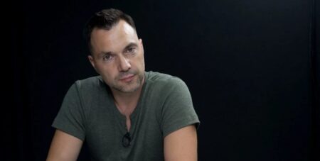 Арестович заявив, що збирає гроші для ЗСУ: військові сказали, що це фейк