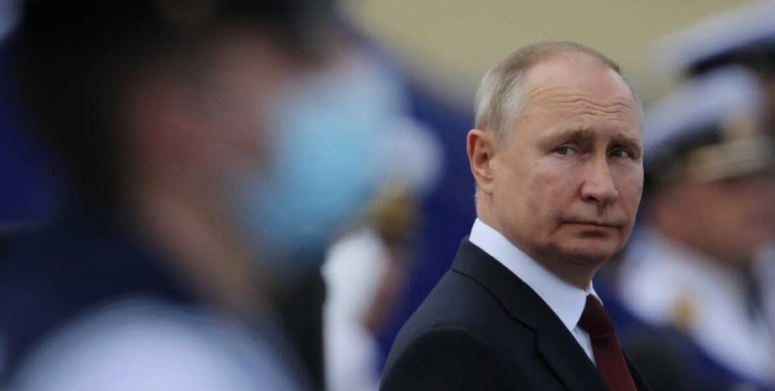 Застала коханку у своїй квартирі: хто розповів дружині Путіна про його зради