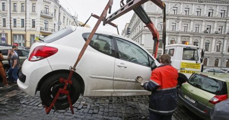 Як уникнути евакуації авто: три поради водіям