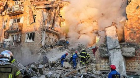 Меланія Трамп надіслала лист Путіну з проханням закінчити вбивати: як відповів президент РФ