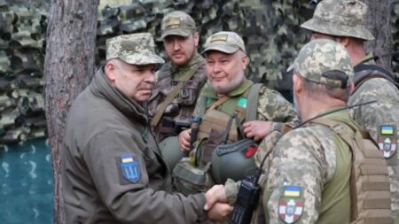 Контракти для українців віком від 60 років: хто і як може піти служити у ЗСУ