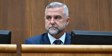 Депутат з партії Фіцо порівняв Україну з ХАМАС і назвав напад Росії “спровокованим”