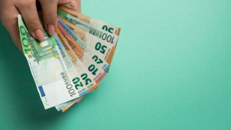 Старі купюри євро: які діють, а які можуть не прийняти