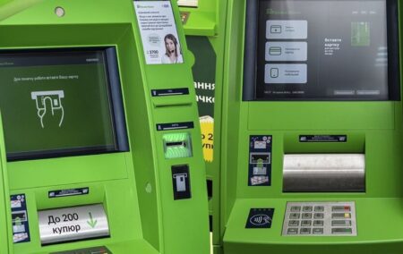 Нові правила зняття готівки у ПриватБанку: що важливо знати українцям