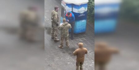 “Він бісив мене”: ексспівробітник ТЦК відповів, чому побив учителя в Харкові