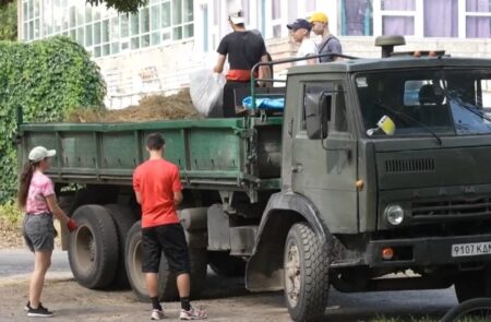 Українців відправлять на громадські роботи: що робити і чи платитимуть