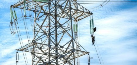 Тариф на газ та електроенергію в жовтні: скільки коштуватимуть кВт*год та кубометр