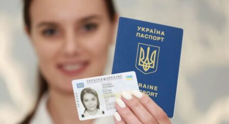 Штрафи за паспорт-книжечку: кому з українців слід обміняти документ на ID-картку
