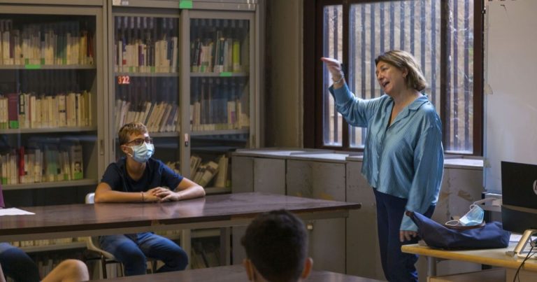 Заплата вчителів зросте на 50%: коли і скільки будуть отримувати педагоги